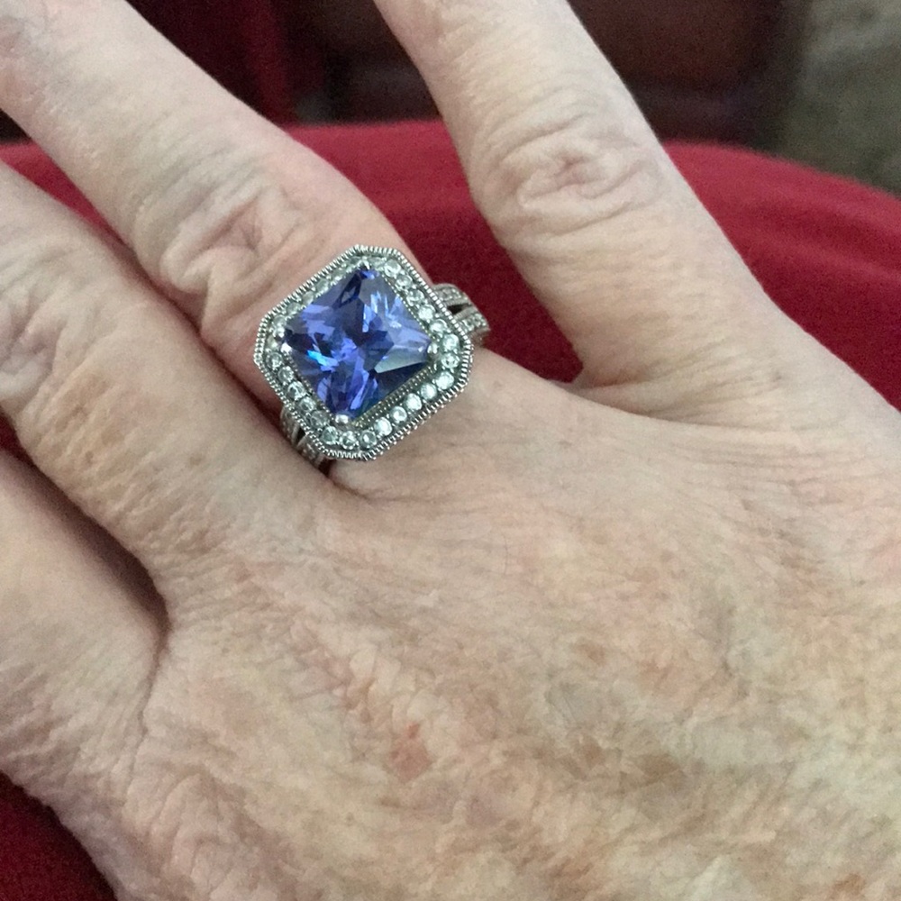 Show Stopping Sterling Silver Ring Size 7